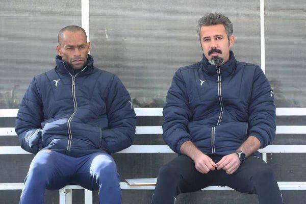 فتحاللهی خانواده شیمبا بامداد شنبه به تهران میرسند او به خاطر آپشنهای سالگذشتهاش شکایت کرد