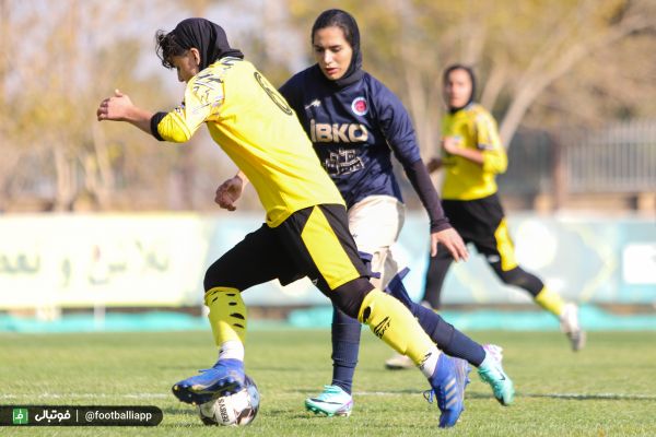  گزارش تصویری اختصاصی  دیدار تیمهای فوتبال بانوان سپاهان و خاتون بم