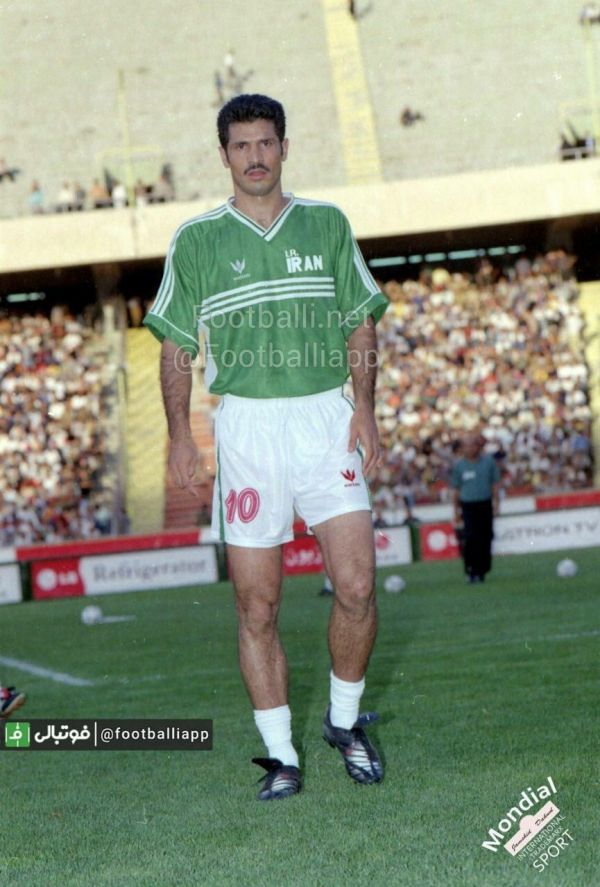  نوستالژی فوتبالی  علی دایی با پیراهن تیم‌ملی در جام ال‌جی سال ۱۳۷۹