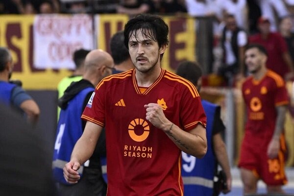 نمره قابل قبول سردار آزمون در دیدار برابر ناپولی عکس