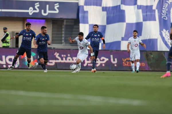 پیمان بابایی بازیکن گل گهر پشت پای من را زد VAR بود، پنالتی اعلام می شد