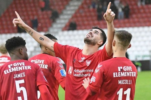  دفاع عزت‌اللهی از کیفیت سوپر لیگ دانمارک