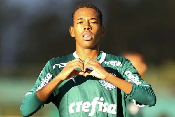 مسی برزیلی از بارسلونا دور شد