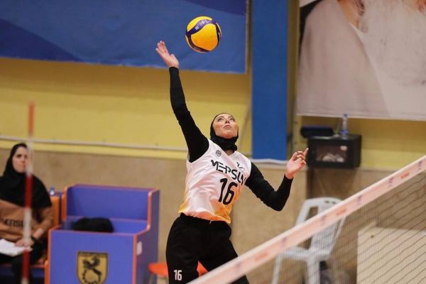  تداوم صدرنشینی دختران والیبالیست سپاهان در لیگ