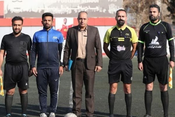 محرومیت داوران دیدار پرسپولیس و کیا به دلیل استفاده از لباسهای ناهماهنگ