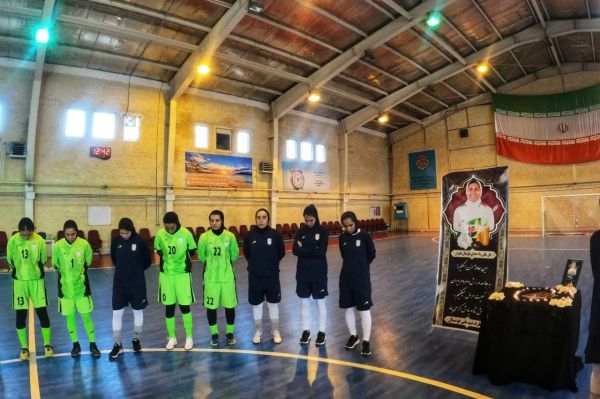 گزارش تصویری ادای احترام تیم ملی فوتسال بانوان به مناسبت درگذشت ملیکا محمدی