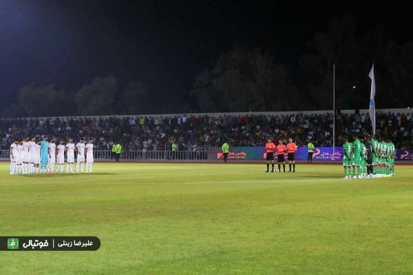 حاشیه بازی ایران و بورکینافاسو بستن بازوبند مشکی و ادای احترام تیم ملی به شهدای حمله تروریستی کرمان