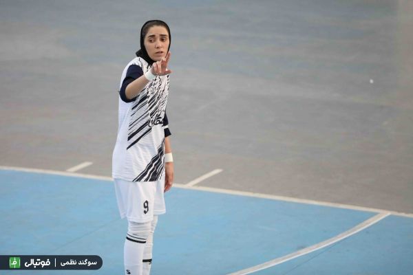 گزارش تصویری اختصاصی/ دیدار تیمهای فوتسال بانوان رایزکو و شاهین نوین نطنز