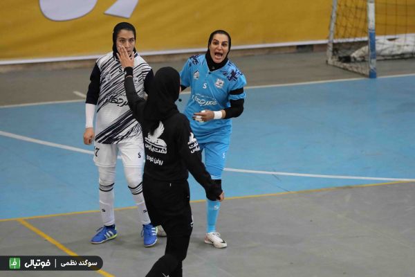 گزارش تصویری اختصاصی/ دیدار تیمهای فوتسال بانوان رایزکو و شاهین نوین نطنز