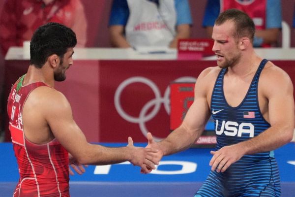  تیلور  ایرانی‌ها جزء به جزء قضیه مرتبط به من و حسن یزدانی را دنبال می‌کنند