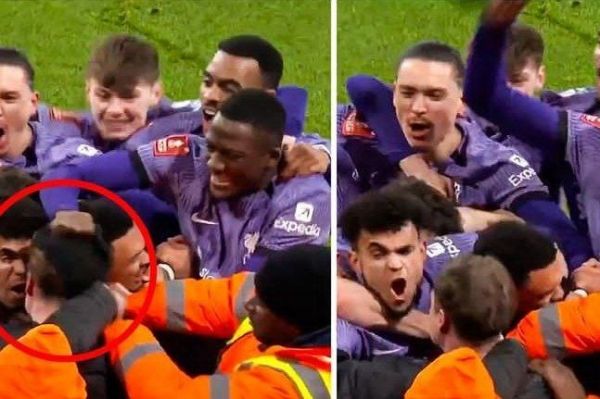 عکس؛ هواداری که در خوشحالی لیورپولیها به شوخی کتک خورد