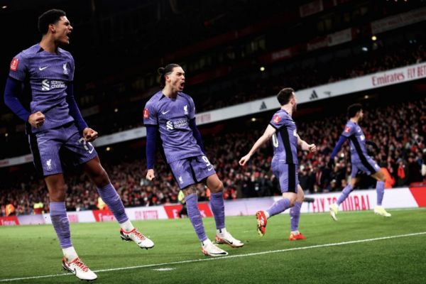  عکسی جالب از بازیکنان لیورپول پس از فتح ورزشگاه امارات