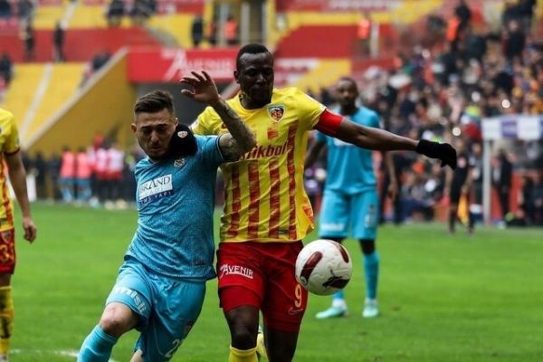 شکست سنگین کایسریاسپور در حضور علی کریمی