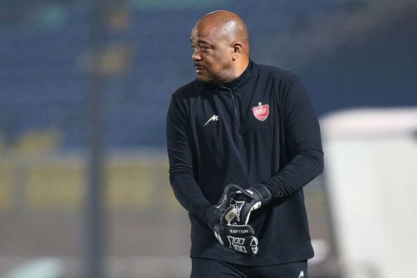 مربیان خارجی پرسپولیس تا صبح شنبه به تهران میرسند