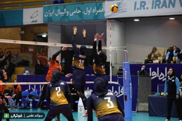گزارش تصویری اختصاصی/ دیدار تیمهای والیبال بانوان سایپا و مهرسان