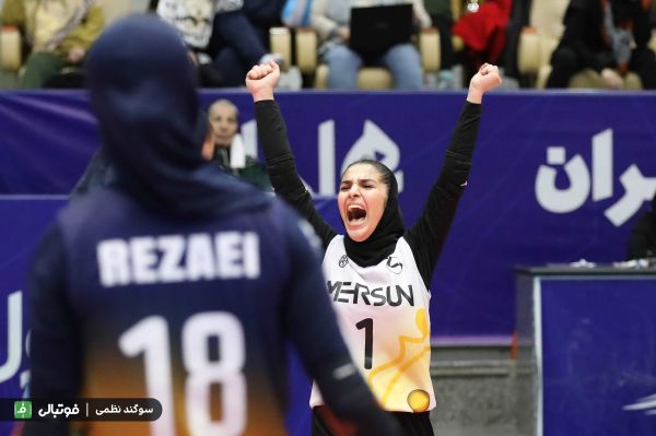گزارش تصویری اختصاصی/ دیدار تیمهای والیبال بانوان سایپا و مهرسان