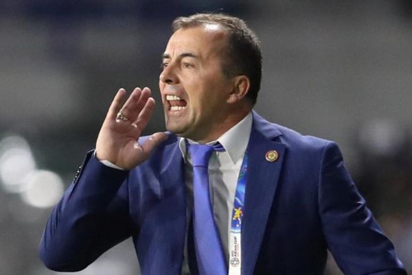  سرمربی لبنان به داوری فغانی معترض شد