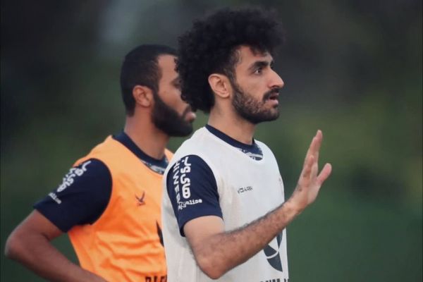  هافبک مغضوب فکری با هوادار به کیش رفت