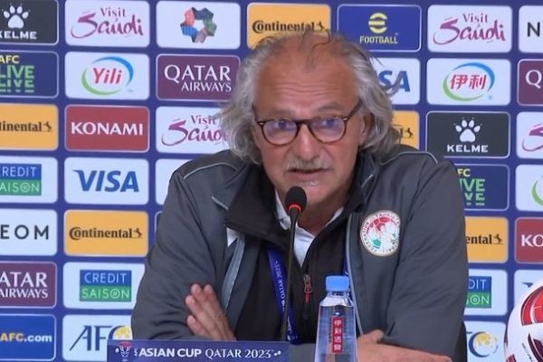 سرمربی تاجیکستان من امباپه یا مسی را ندارم