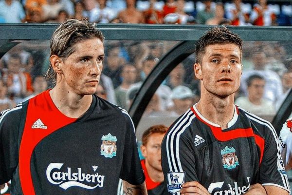 عکس؛ وقتی ژابی آلونسو و فرناندو تورس در لیورپول همتیمی بودند