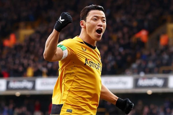 رقابت تاتنهام و لیورپول برای جذب ستارهی آسیایی ولورهمپتون