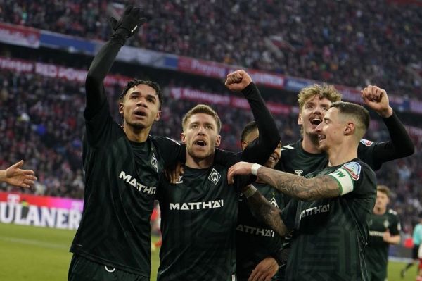  فاصله بایرن مونیخ با لورکوزن ۷ امتیاز شد