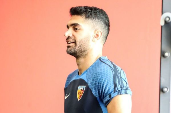 علی کریمی بعد از بازی حذفی به ترکیب برگشت