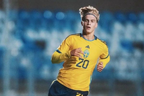 پدیده ۱۷ ساله سوئدی میخواهد راهی بارسلونا شود