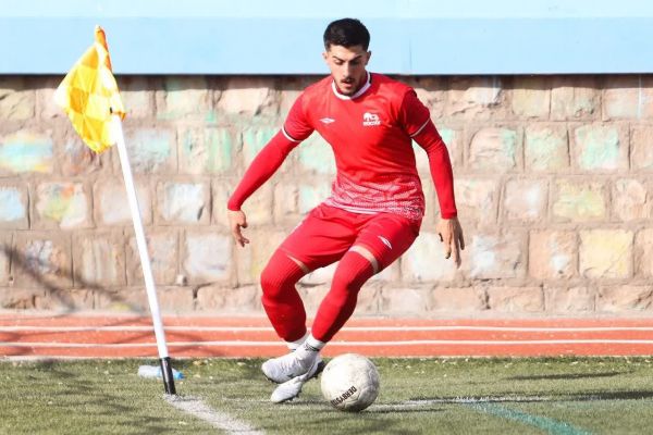  کریم‌آذر  دفاع چپ، پست مورد علاقه من است  تلاش می‌کنم ملی‌پوش شوم