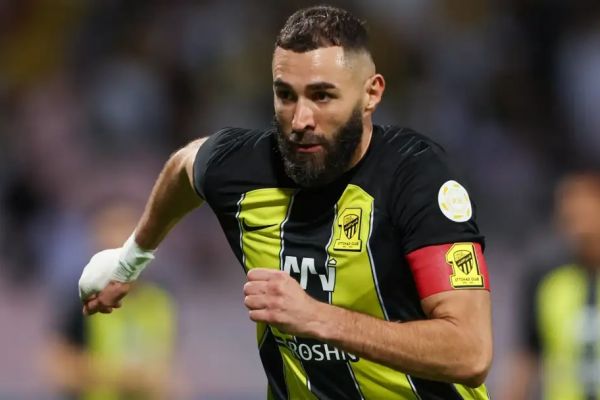  هشدار به منچستریونایتد  کریم بنزما را نخر