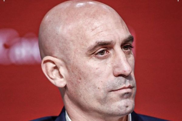 رئیس جنجالی فدراسیون فوتبال اسپانیا محاکمه می شود