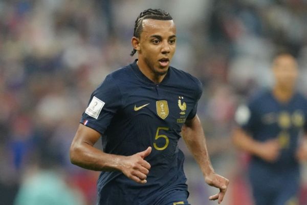  دلیل نارضایتی مدافع فرانسوی بارسلونا چیست