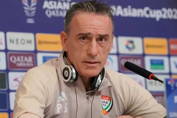 سرمربی امارات برای رسیدن به هدف باید از اشتباه اجتناب کنیم