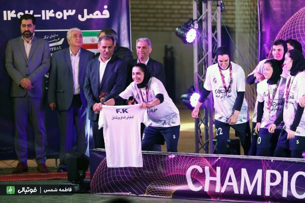 گزارش تصویری اختصاصی/ هفته آخر سوپر لیگ فوتسال زنان بین شاهین نوین نطنز و‌ پالایش نفت آبادان (بخش اول)