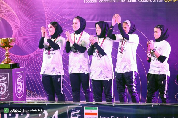 گزارش تصویری اختصاصی/ هفته آخر سوپر لیگ فوتسال زنان بین شاهین نوین نطنز و‌ پالایش نفت آبادان (بخش اول)