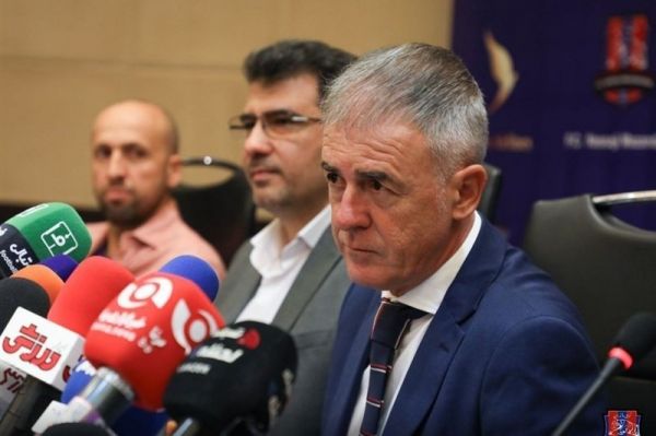 سرمربی نساجی گرانادا تیم اجدادیام است ایران بازیکنان خوبی دارد