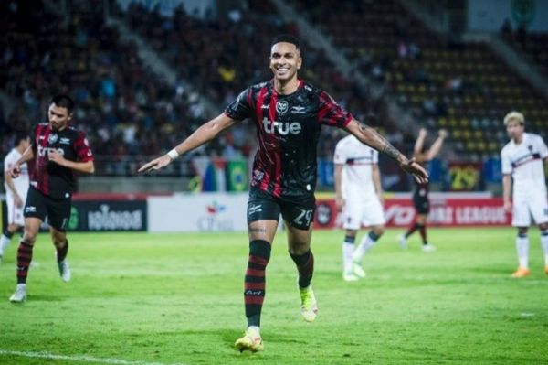 پیشنهاد اوسمار به مدیران پرسپولیس برای جذب آقای گل لیگ تایلند