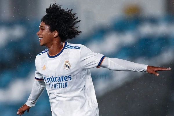  والنسیا، پدیده رئال مادرید را به خدمت گرفت