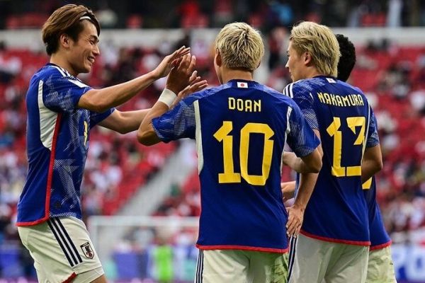  جام ملت‌های آسیا  برتری ژاپن مقابل بحرین در نیمه اول