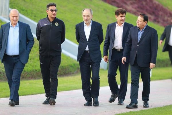  بازدید تاج و اعضای هیئت رئیسه فدراسیون فوتبال از تمرینات سپاهان