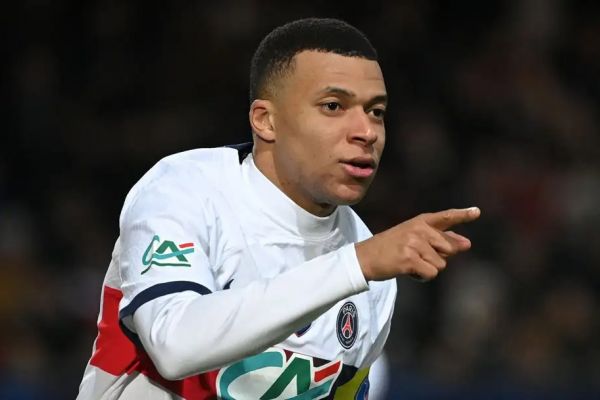 ادعای یک ژورنالیست لیورپول شانسی برای خرید امباپه ندارد