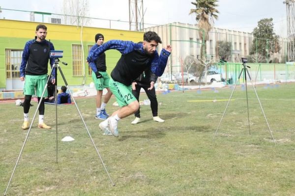 عنایتی برای تست سرعت پیکان، دوربین در زمین کاشت