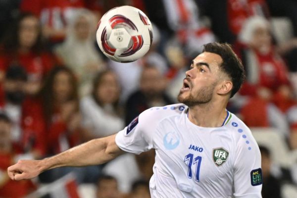  رونمایی اسپانسر پرسپولیس از اورونوف به عنوان خرید جدید سرخ‌ها عکس