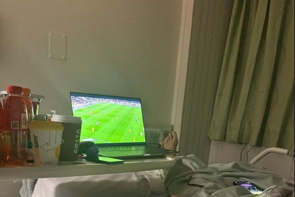  آخرین لبخند پدر در کنار پسر ۷ ساله پس از برد منچستریونایتد