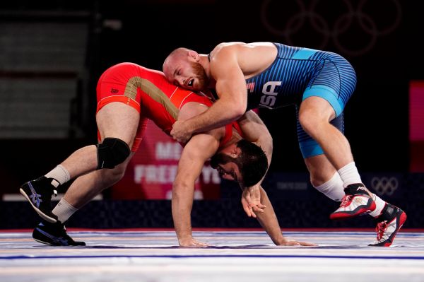 نگاهی به همه مبارزات ۲ غول روس و آمریکا و کابوسی به نام سعدالهیف