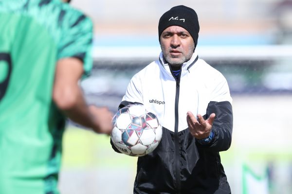 مربی پیکان با آمادگی کامل به مصاف نساجی میرویم