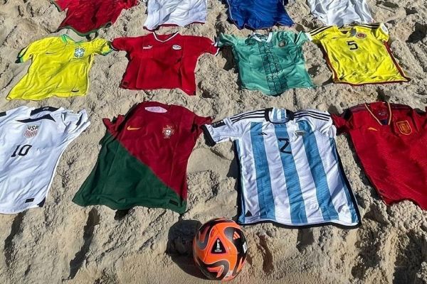 جام جهانی فوتبال ساحلی ایران مقابل اسپانیا سفیدپوش شد