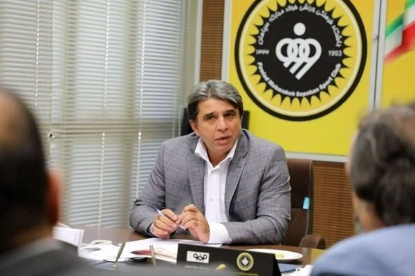  منوچهر نیکفر  مورایس از من مدافع نخواسته است