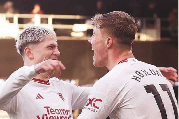  سه امتیاز برای منچستریونایتد با درخشش ستاره دانمارکی