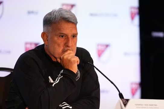  تیم مسی باید در 24 ساعت هفت بازیکن را بفروشد